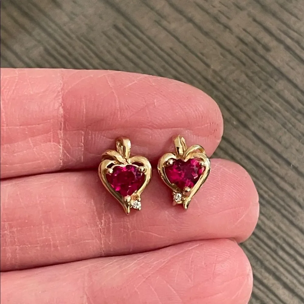 10kt Gold Simulated Red Gem Heart Shaped Earrings Stud - Post Earrings